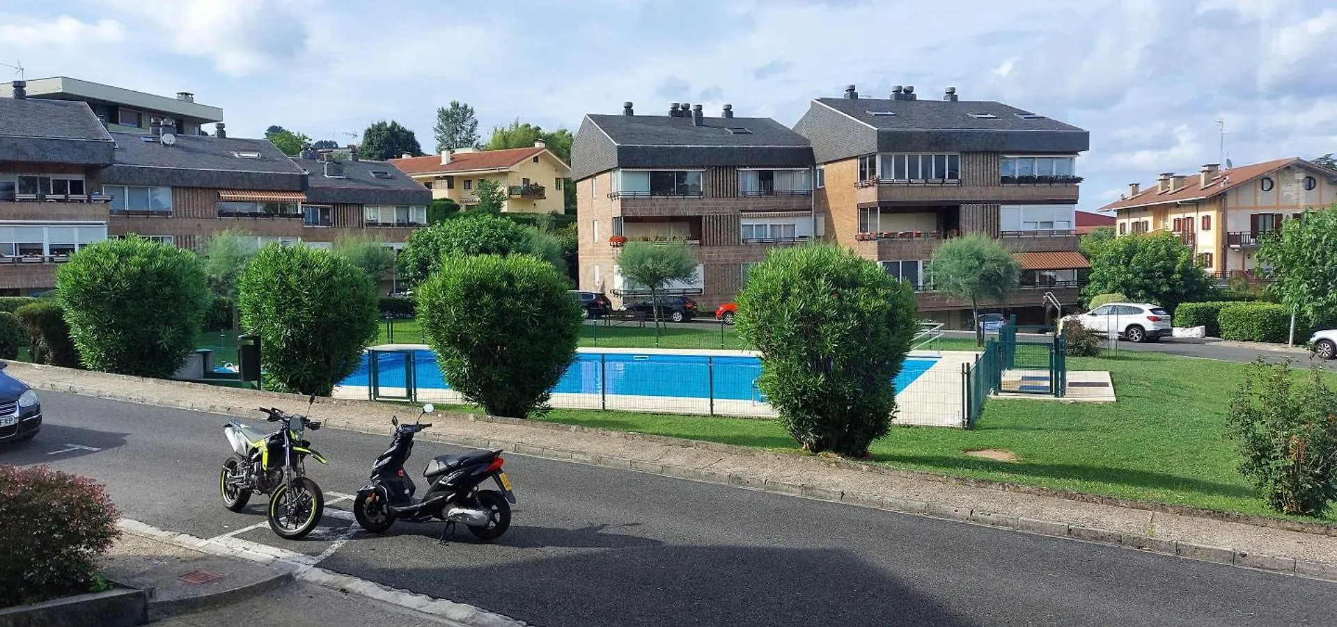 Apartamento Hondarribia con piscina, parking y terraza 0*,  España
